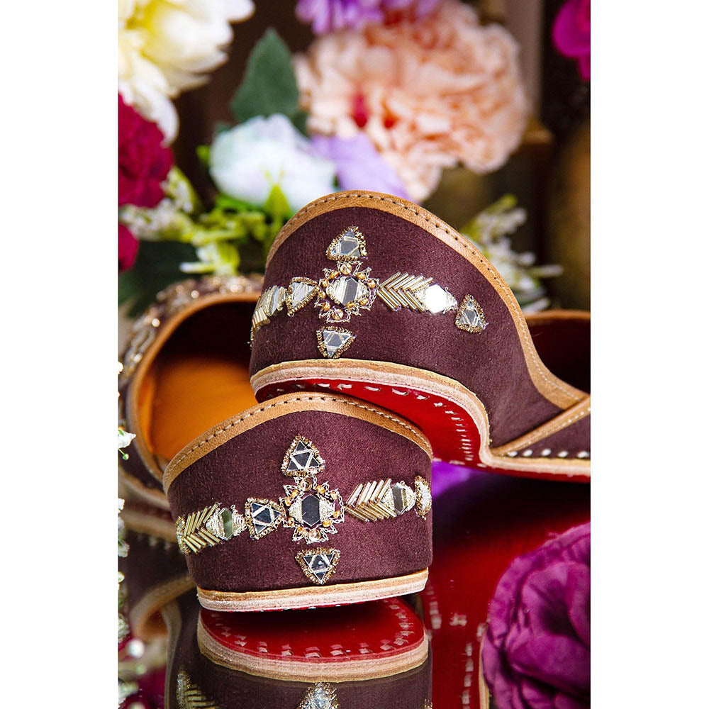 House of Vian Sitabo Brown Embroidered Juttis