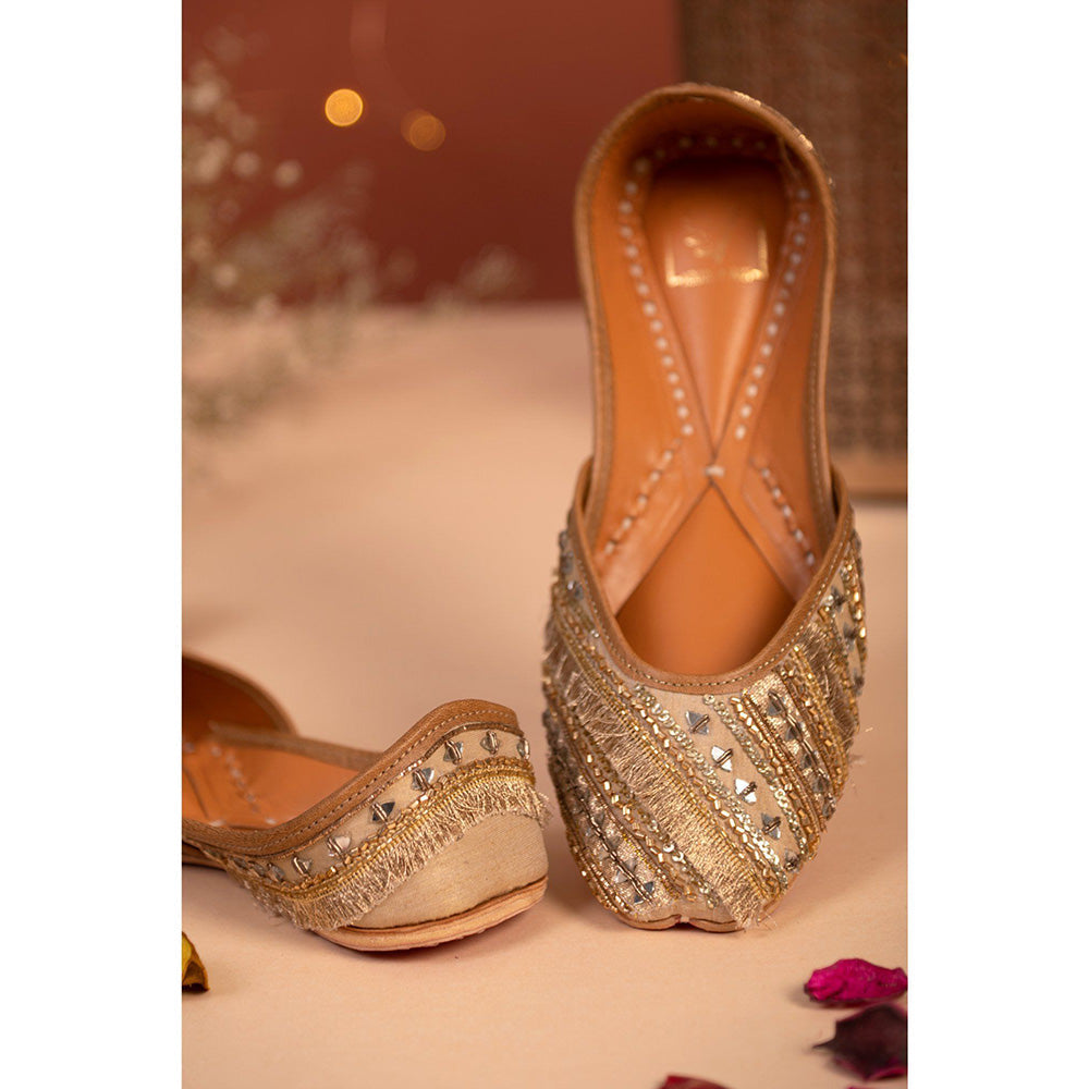 House of Vian Sehar Gold Embellished Juttis
