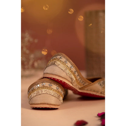 House of Vian Sehar Gold Embellished Juttis