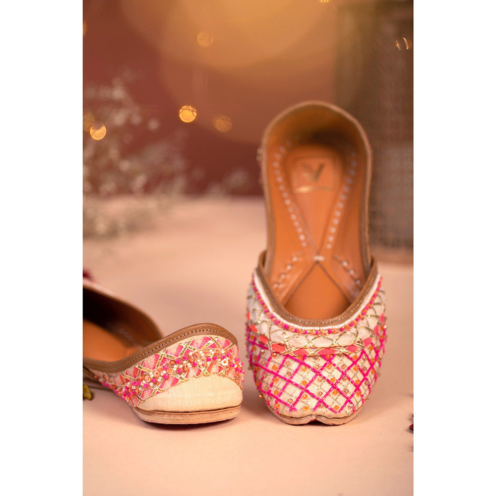 House of Vian Nargis Pink Embellished Juttis