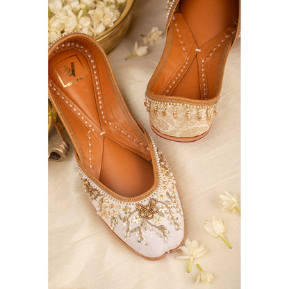 House of Vian Aarzoo Embroidered Juttis