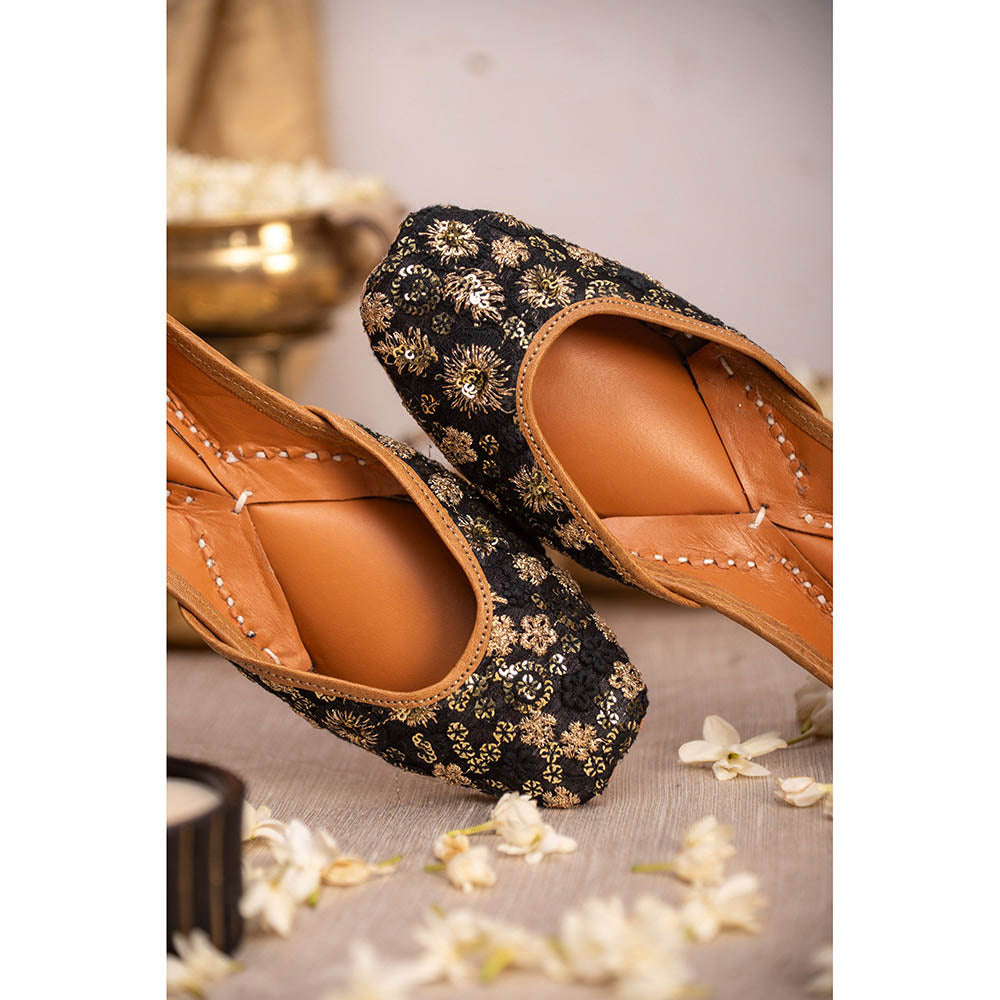 House of Vian Abeera Embroidered Juttis