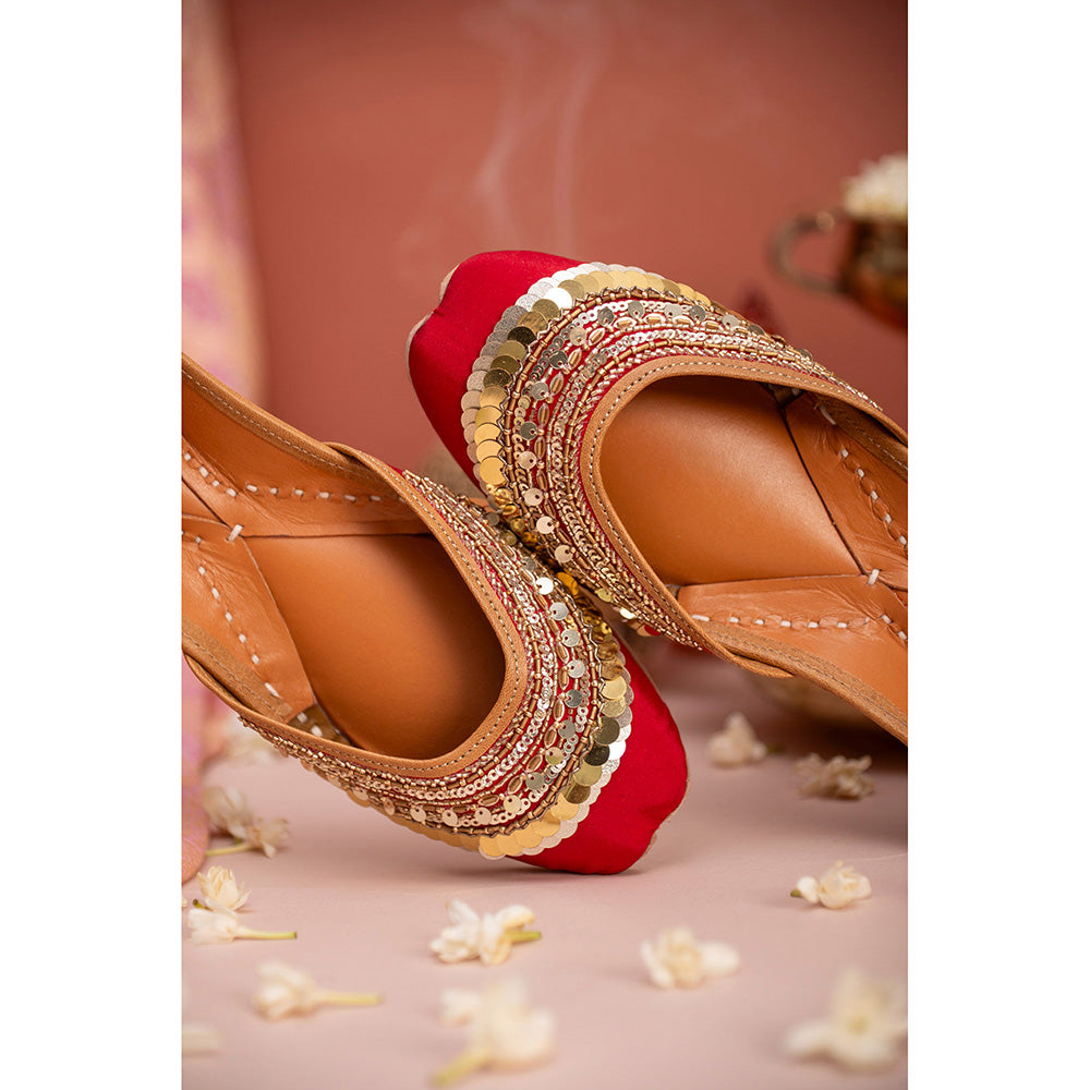 House of Vian Zarina Embroidered Juttis