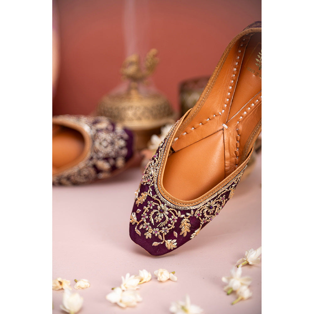House of Vian Anaya Embroidered Juttis