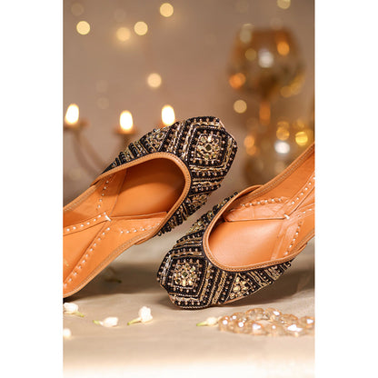 House of Vian Eshel Black Embroidered Juttis