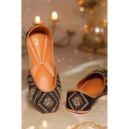 House of Vian Eshel Black Embroidered Juttis