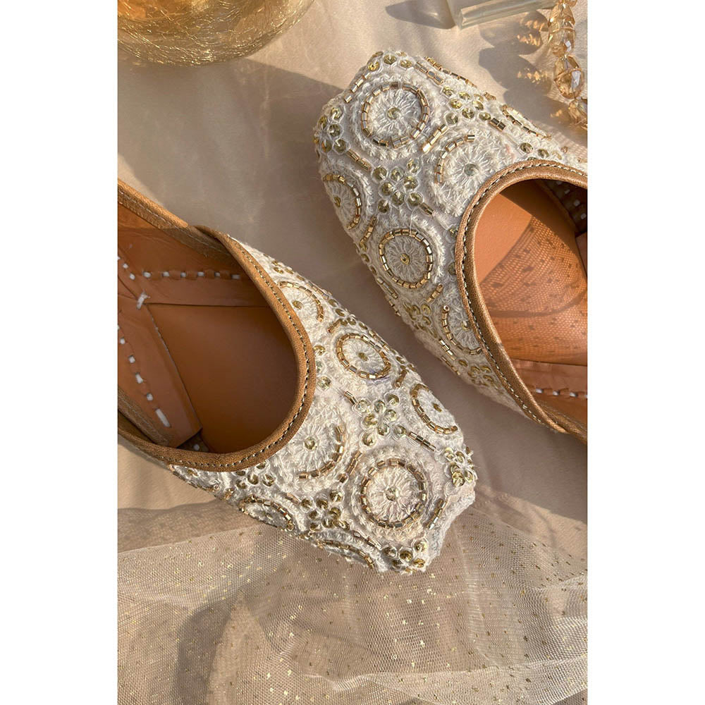 House of Vian Aafreen Threadwork Juttis