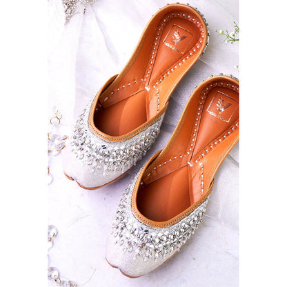 House of Vian Ayna Silver Juttis