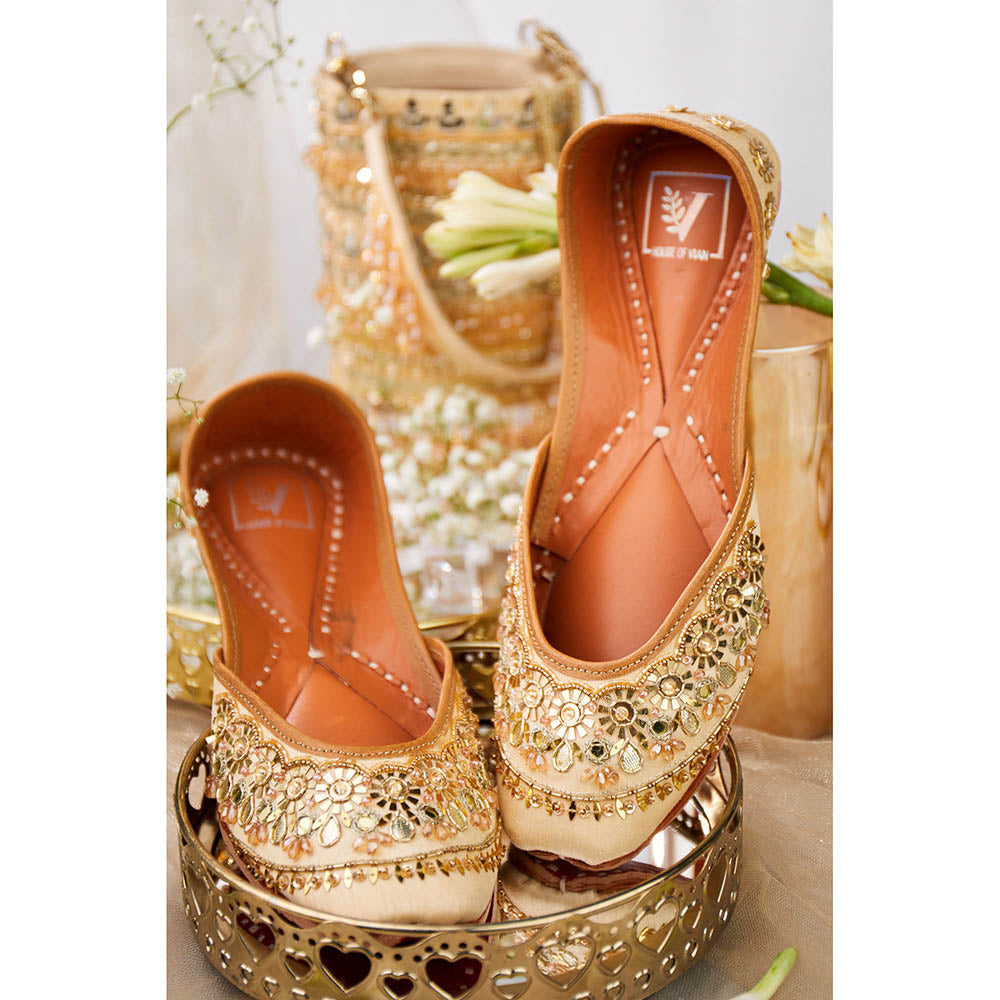 House of Vian Roshani Gold Juttis