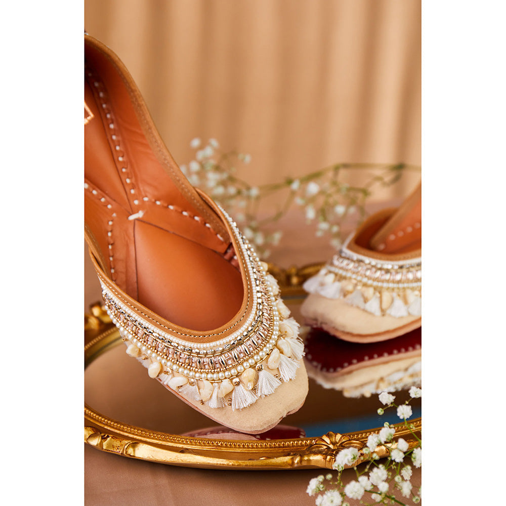 House of Vian Sheen Gold Juttis