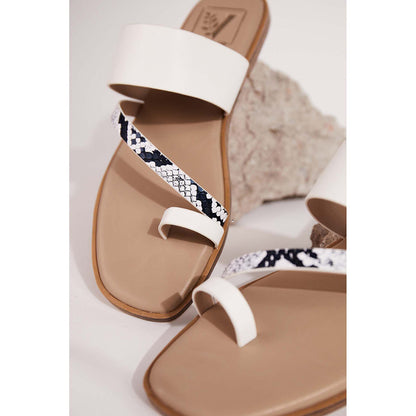 House of Vian Medusa White Flats