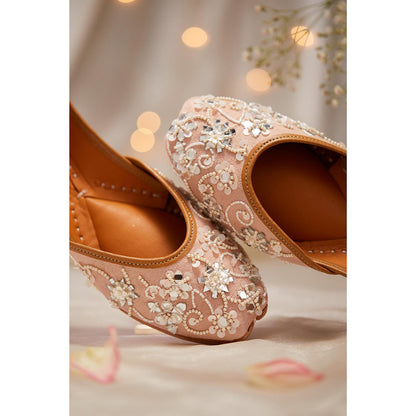 House of Vian Mumtaz Peach Juttis