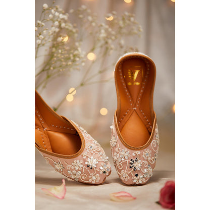 House of Vian Mumtaz Peach Juttis