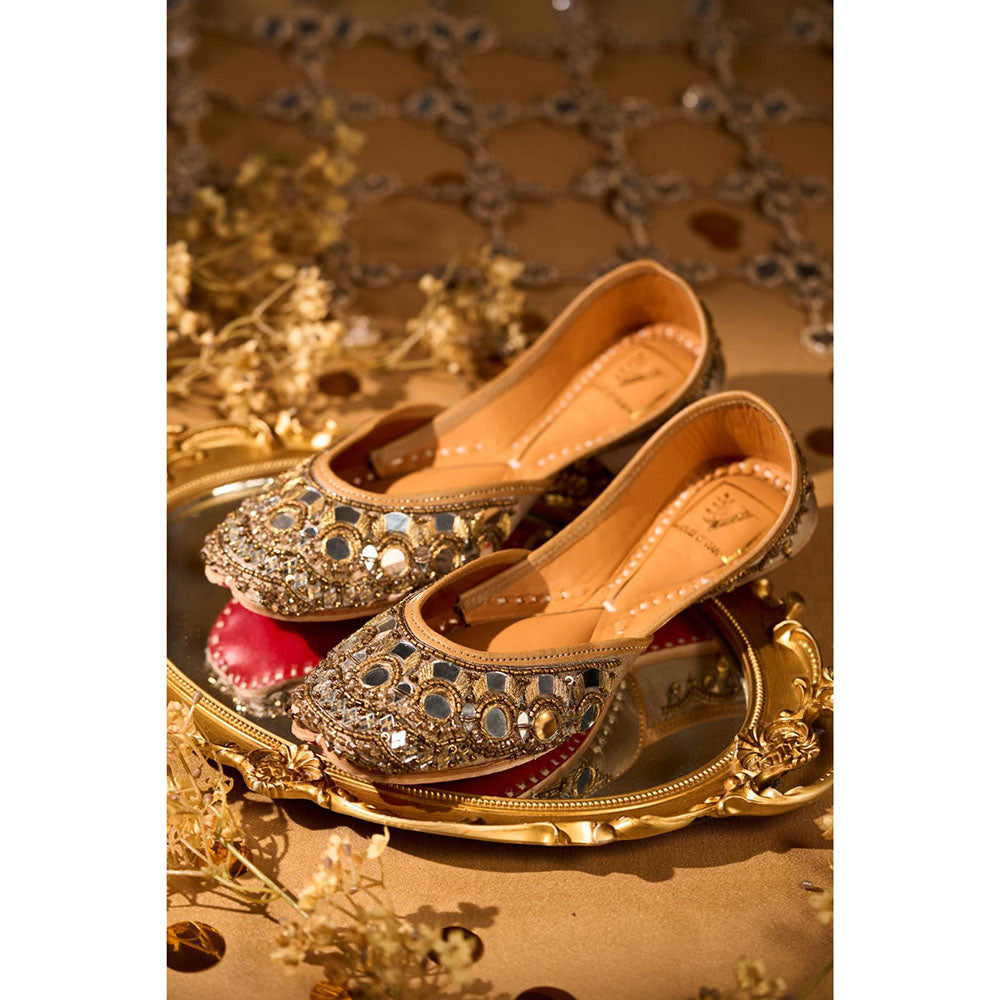 House of Vian Fasaana Gold Juttis