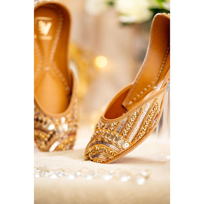 House of Vian Nikhat Gold Juttis