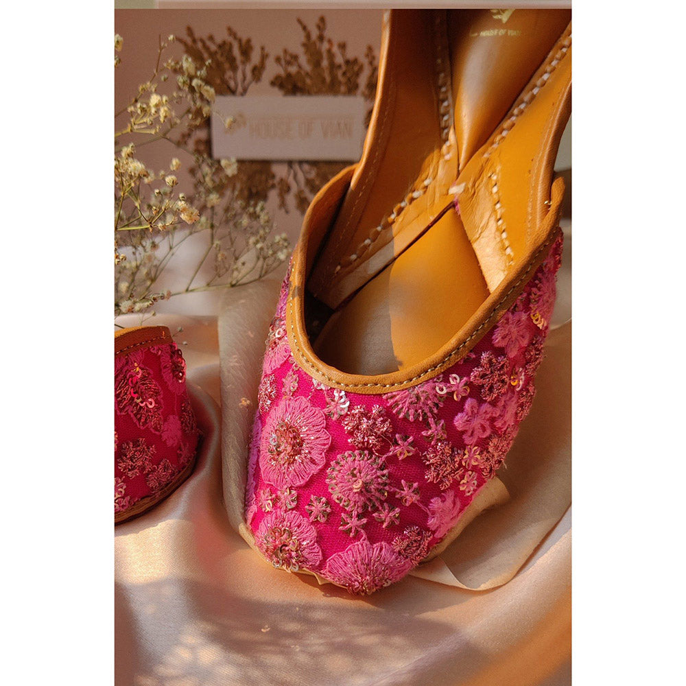 House of Vian Women Pink Dahlia Juttis