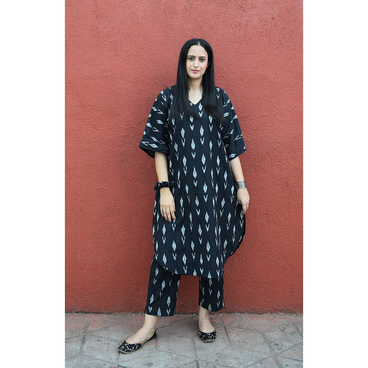 HOUSE OF MOXA Black Ikat Choga & Pants (Set of 2)