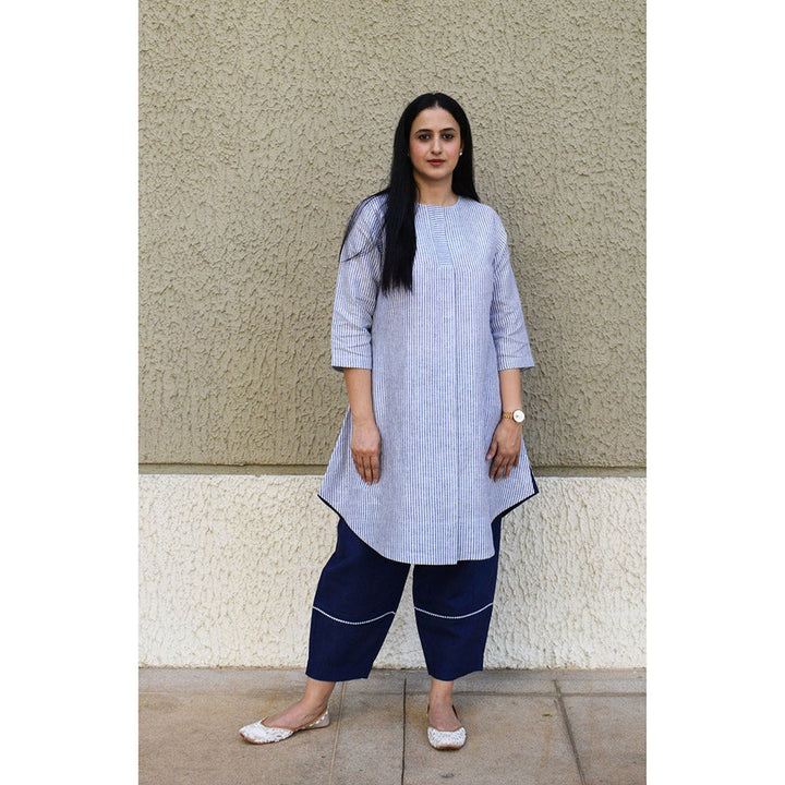 HOUSE OF MOXA Blue and White Striped Linen Kurta With Round Neck