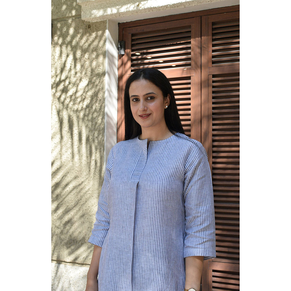 HOUSE OF MOXA Blue and White Striped Linen Kurta With Round Neck