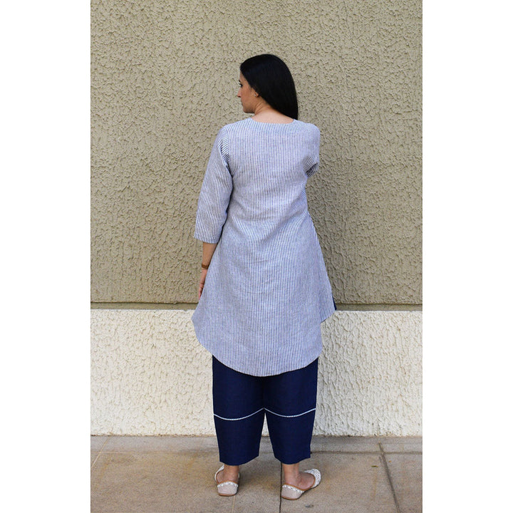 HOUSE OF MOXA Blue and White Striped Linen Kurta With Round Neck