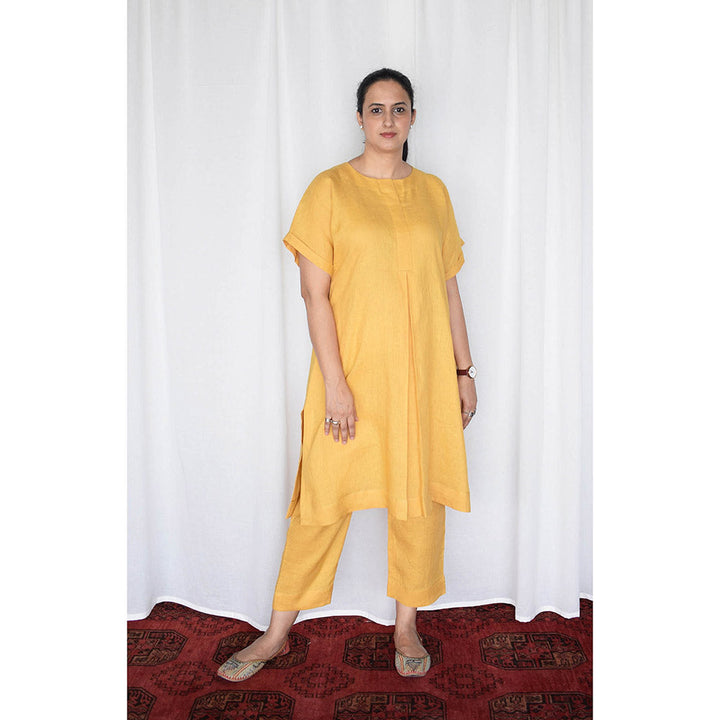 HOUSE OF MOXA Yellow Linen Choga with Short Sleeves