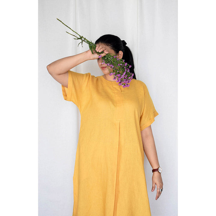 HOUSE OF MOXA Yellow Linen Choga with Short Sleeves