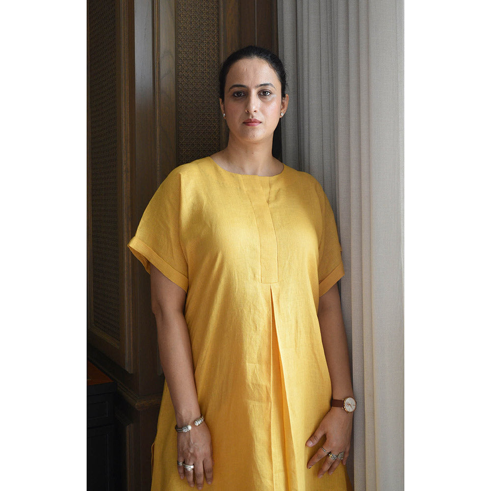 HOUSE OF MOXA Yellow Linen Choga with Short Sleeves