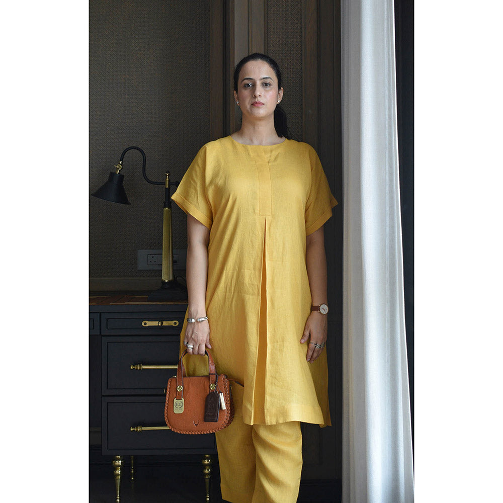 HOUSE OF MOXA Yellow Linen Choga with Short Sleeves