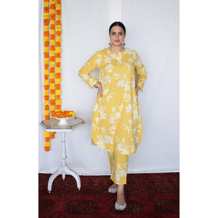 HOUSE OF MOXA Yellow Floral Co-Ord (Set of 2)