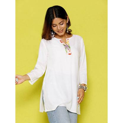 House of Chikankari Rang Barse Rayon Solid Women's Short Kurta