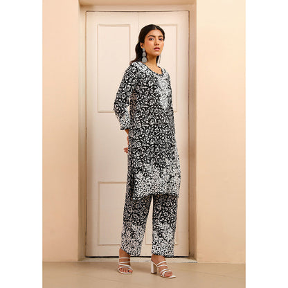 House of Chikankari Mulmul Chikankari Printed Womens Kurta with Pants-Black (Set of 2)