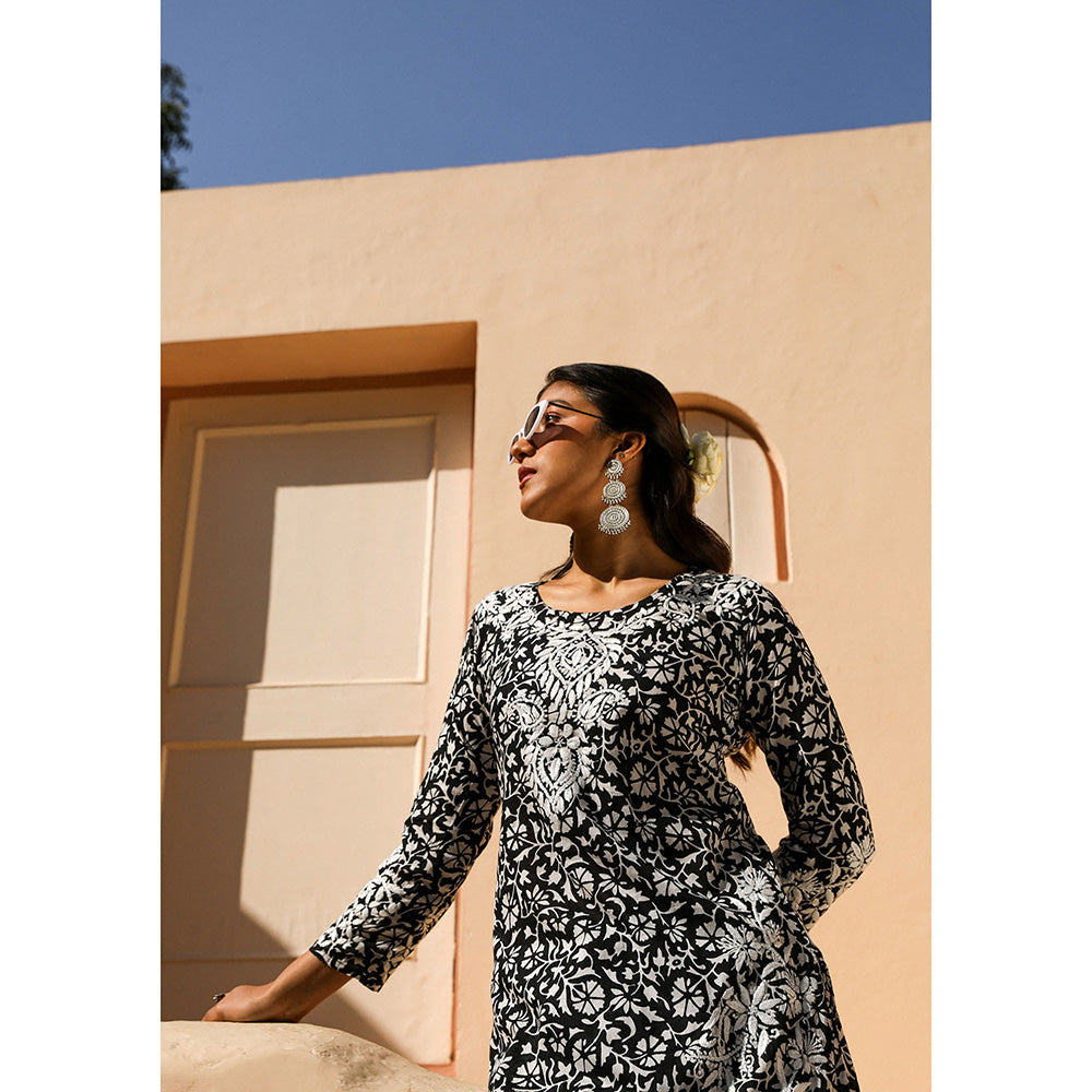 House of Chikankari Mulmul Chikankari Printed Womens Kurta with Pants-Black (Set of 2)