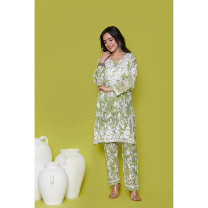 House of Chikankari Mulmul Chikankari Printed Womens Kurta with Pants-Green (Set of 2)