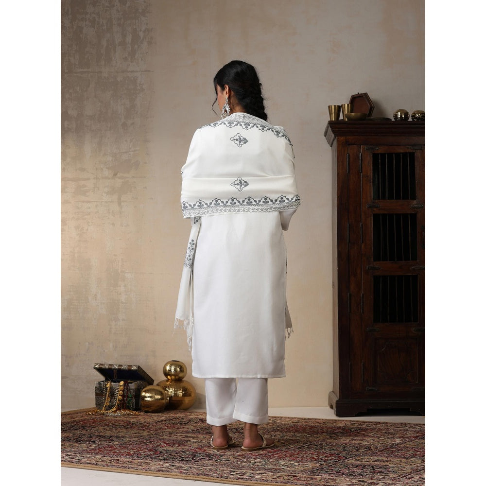 House of Chikankari White Woolen Aari Embroidered Kurta with Pant and Dupatta (Set of 3)