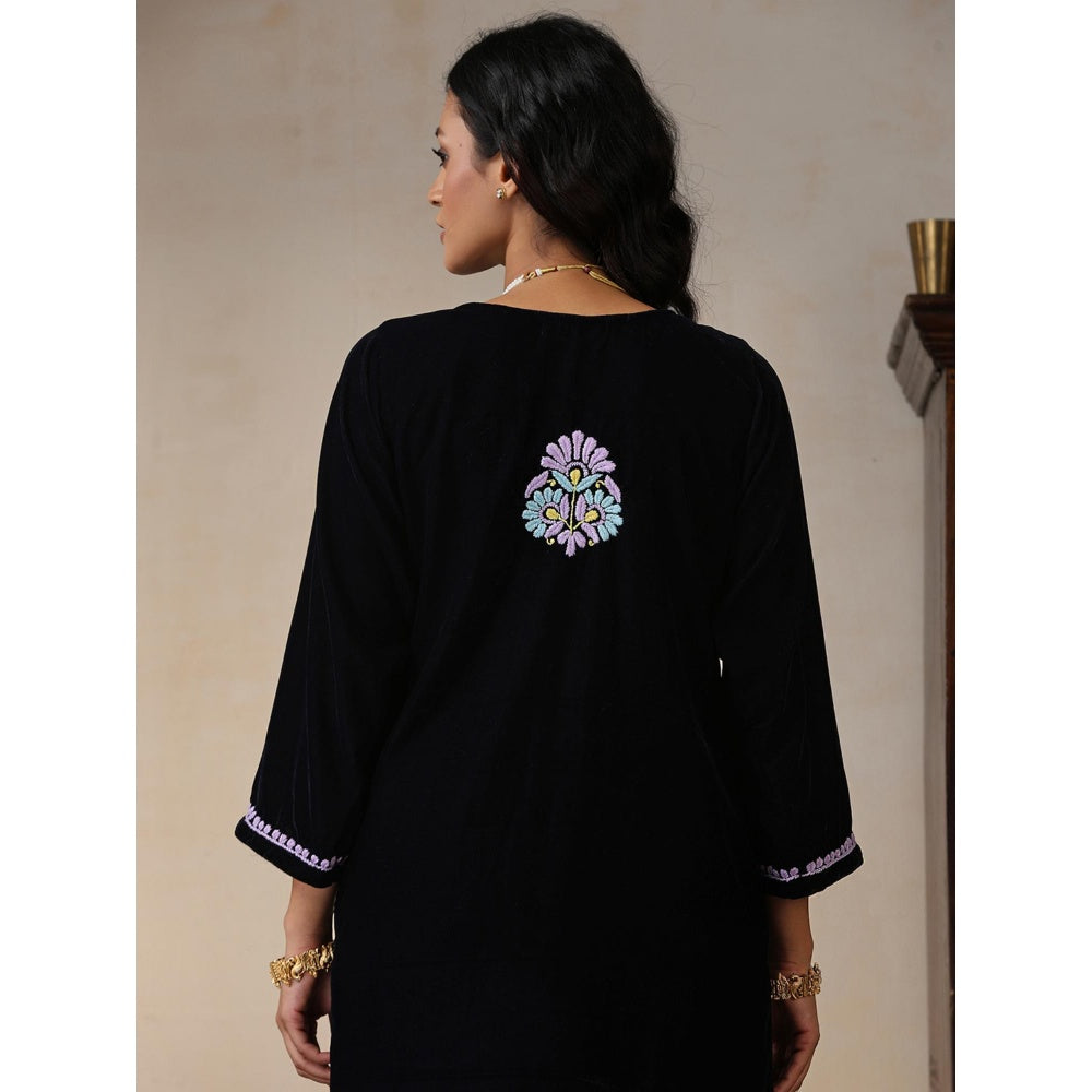 House of Chikankari Black Velvet Chikankari Embroidered Kurta with Pant (Set of 2)