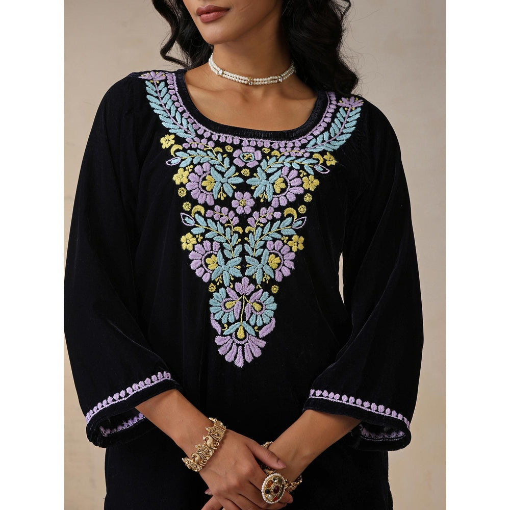 House of Chikankari Black Velvet Chikankari Embroidered Kurta with Pant (Set of 2)