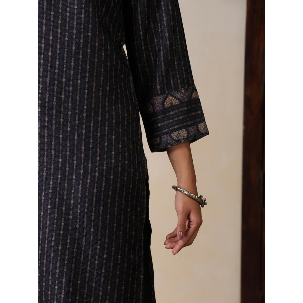 House of Chikankari Crafts Pashmina Printed Long Kurta - Navy Blue
