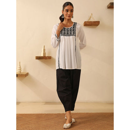 House of Chikankari White Chikankari Cotton Embroidered Tunic