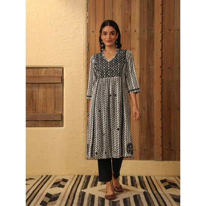 House of Chikankari Black Cotton Printed Women's Long Kurta