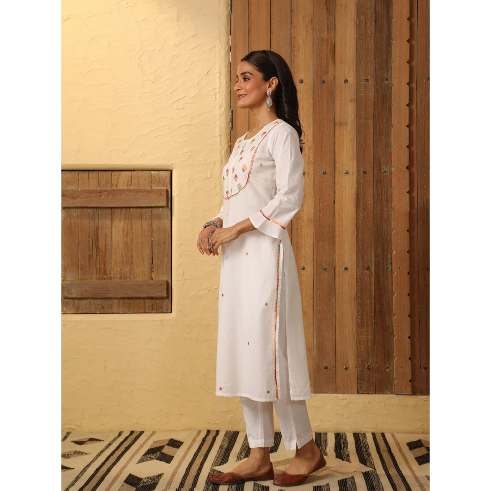House of Chikankari White Cotton Women's Long Kurta