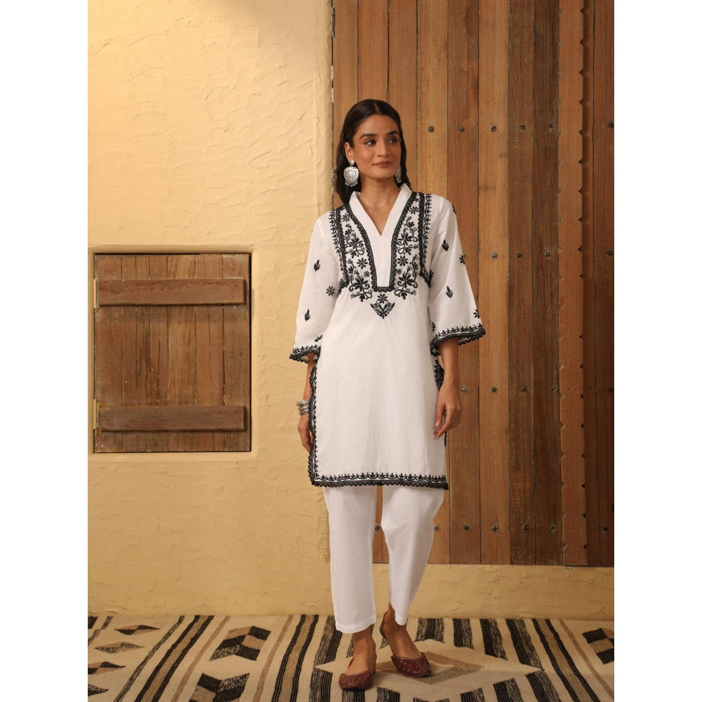 House of Chikankari Women's Chikankari Embroidered Kurti and Pant (Set of 2)