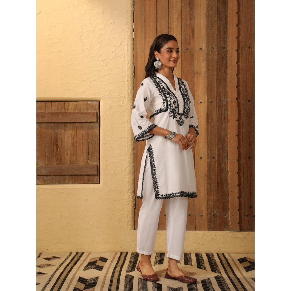 House of Chikankari Women's Chikankari Embroidered Kurti and Pant (Set of 2)