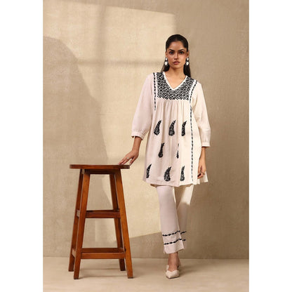 House of Chikankari Women's Off White Cotton Linen Blend Chikankari Co-Ord (Set of 2)