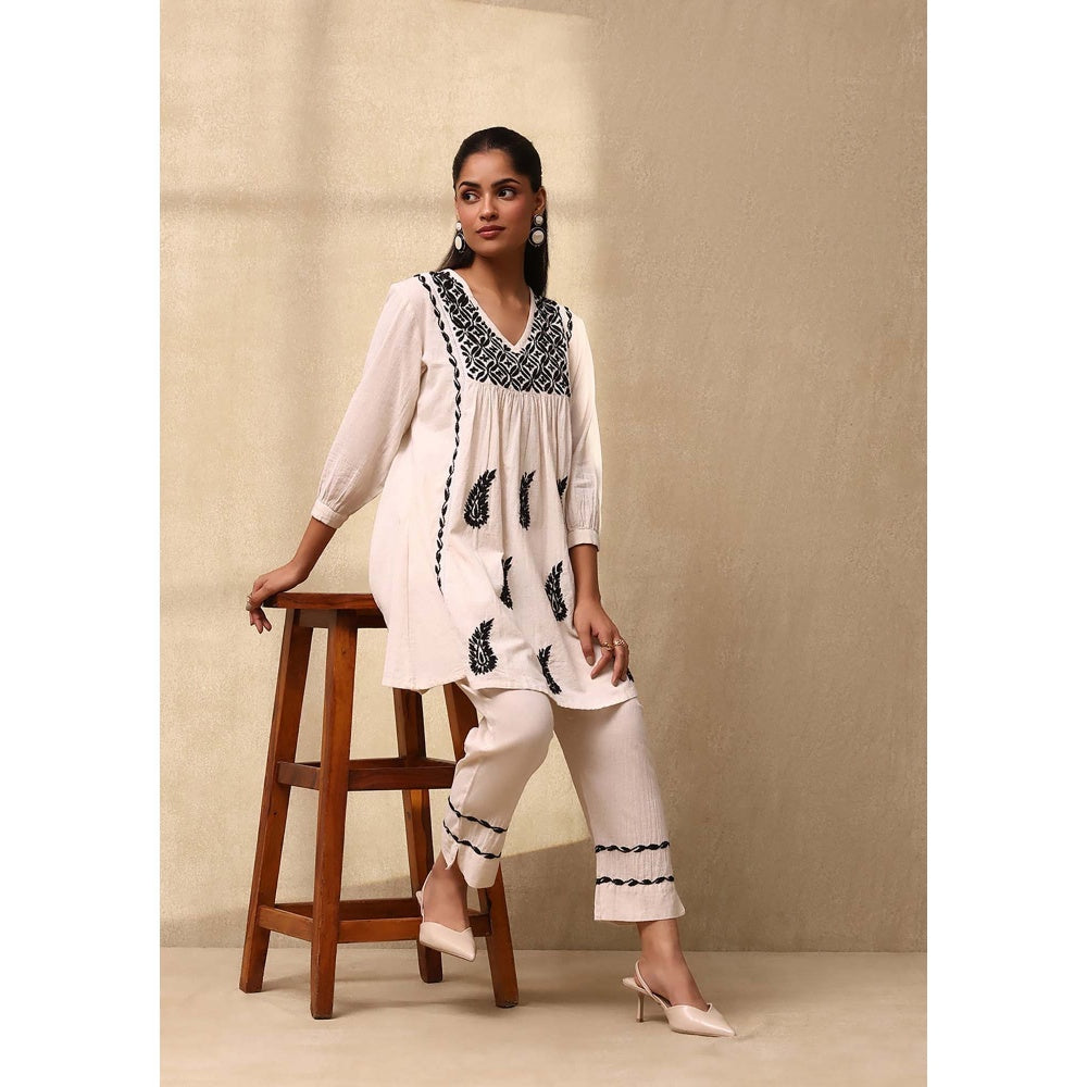House of Chikankari Women's Off White Cotton Linen Blend Chikankari Co-Ord (Set of 2)