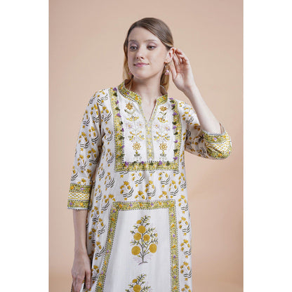 House of Supriya Off White Print And Embroidered Kurta With Pant And Dupatta (Set of 3)