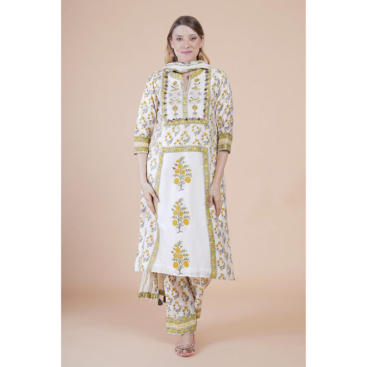 House of Supriya Off White Print And Embroidered Kurta With Pant And Dupatta (Set of 3)