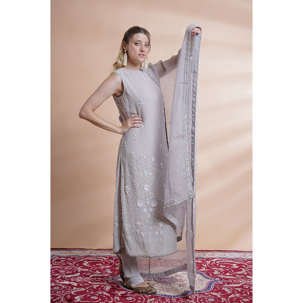 House of Supriya Grey Georgette Incut Kurta With Churidar And Dupatta (Set of 3)