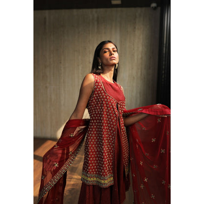 House of Kosh Maroon Flared Kurta with Churidar- Dupatta and Jacket (Set of 4)