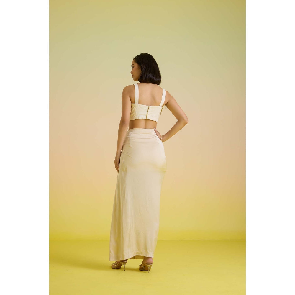HOUSE OF HEATHER Ivory Shell Crop Top with Skirt - Cream