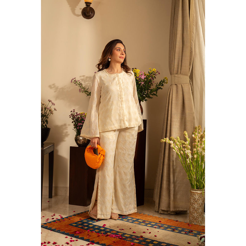 House of Inari Poppy Off White Embroidered Indo Western Co-Ord Set